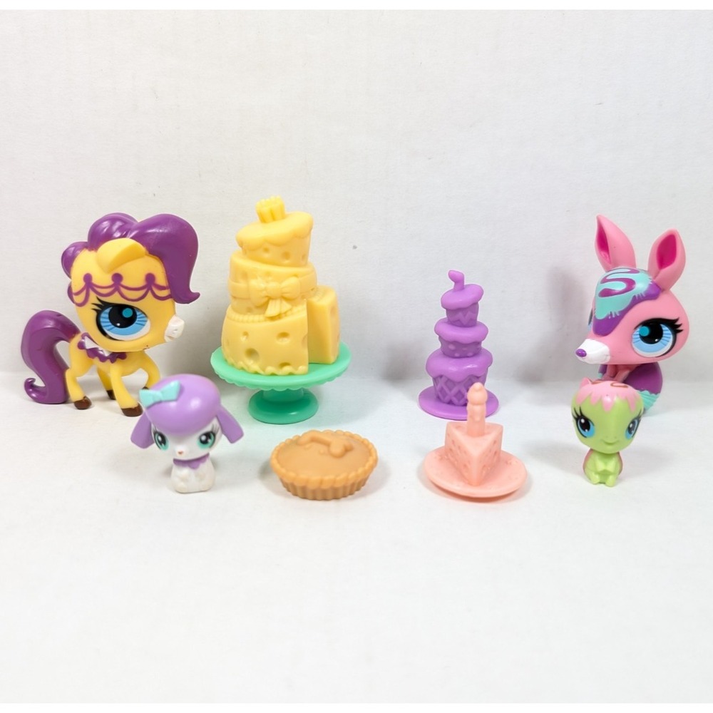 COMPLETE Littlest Pet Shop Sweet Delights Bakery #3027 #3028 #3029 #3030 Hasbro
